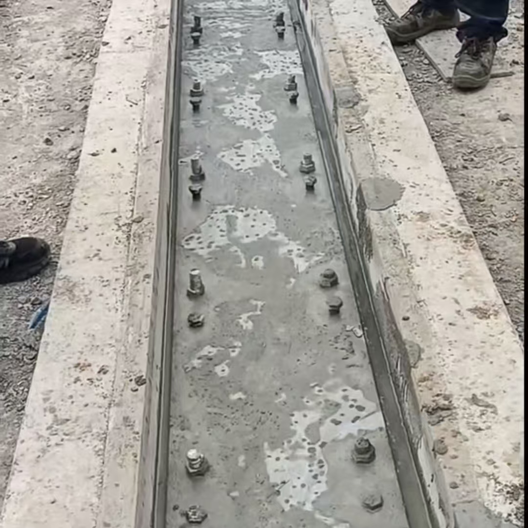 准格尔旗港口码头起重机龙门吊重型机械设备稳固用早强快凝轨道胶泥